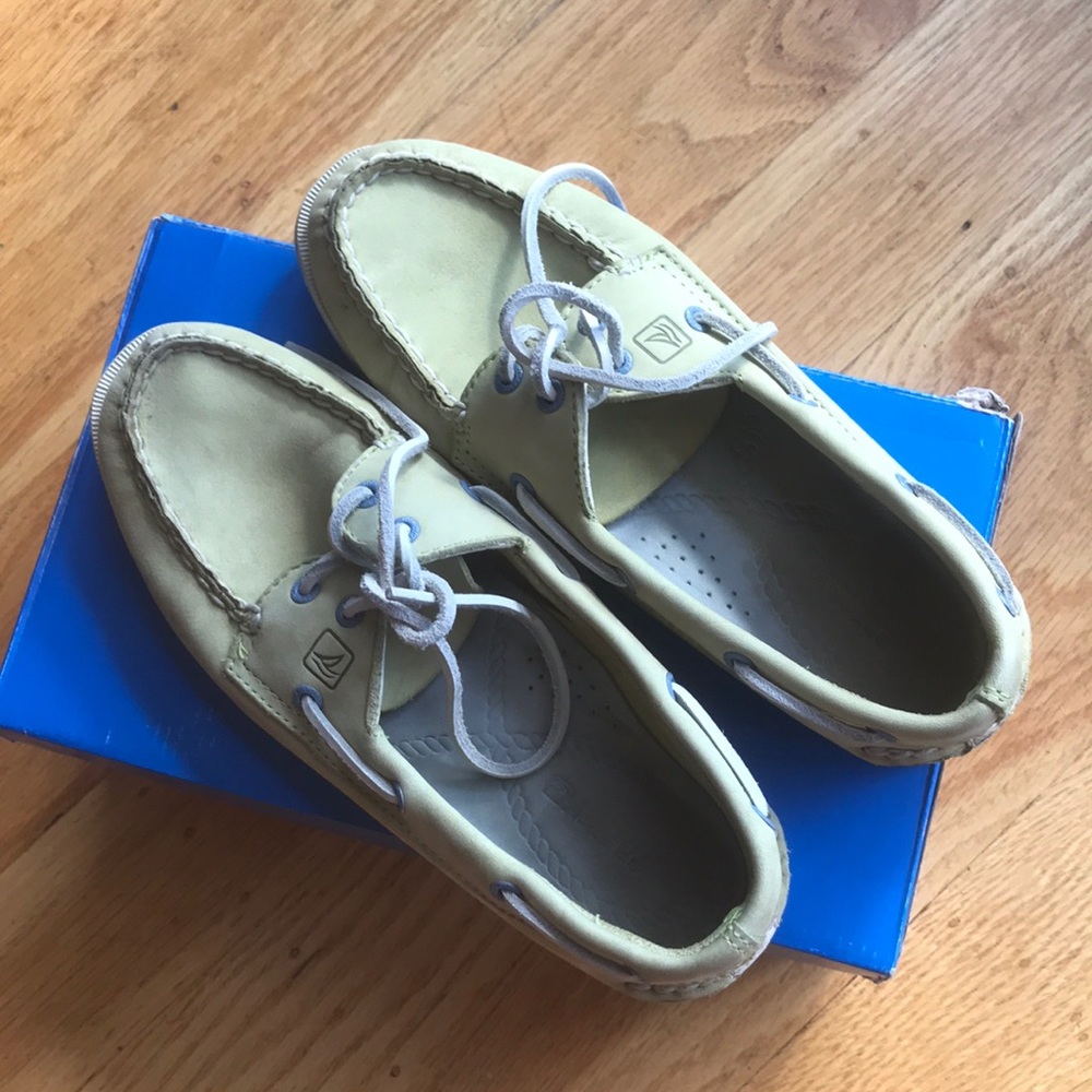 Women’s Sperry’s 6 1/2 M